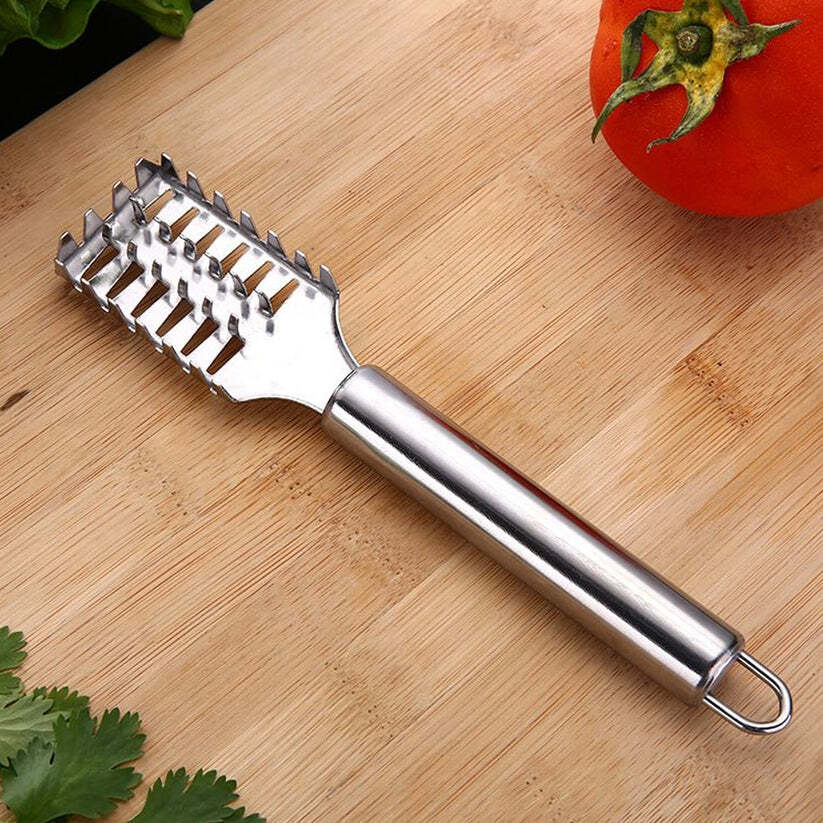 imageedit_0_4554991922 Fish Scale Remover – Sawtooth Stainless Steel Scraper | Quickslice