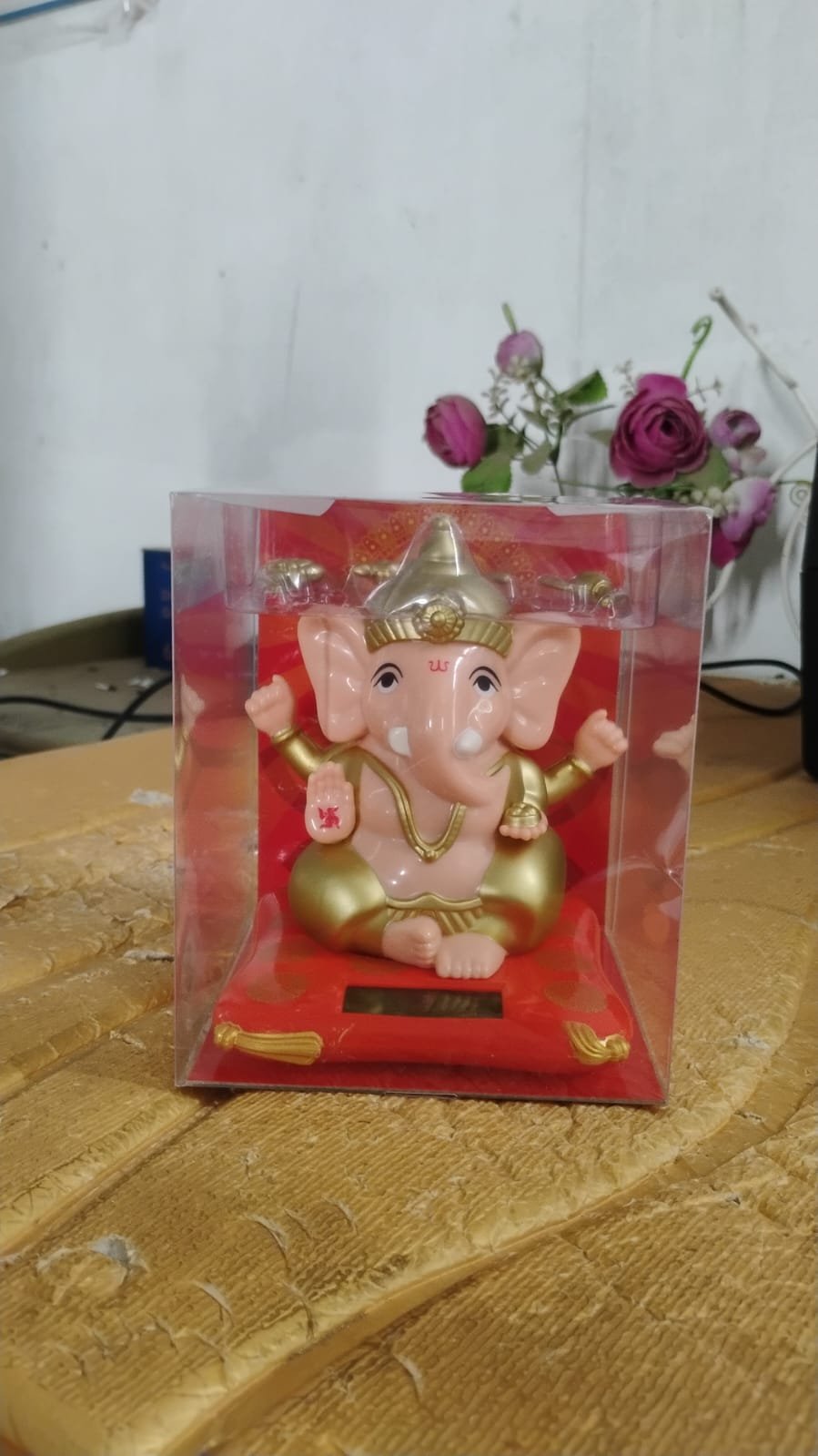 Solar-Powered Dancing Ganesha Idol – Eco-Friendly Spiritual Décor