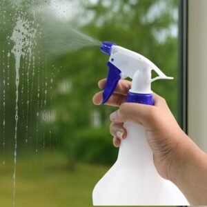 02_9f8c0ccf-6445-4b45-9984-10983b528c45.jpg Plastic Trigger Spray Bottle 1L – Adjustable Mist & Stream Spray
