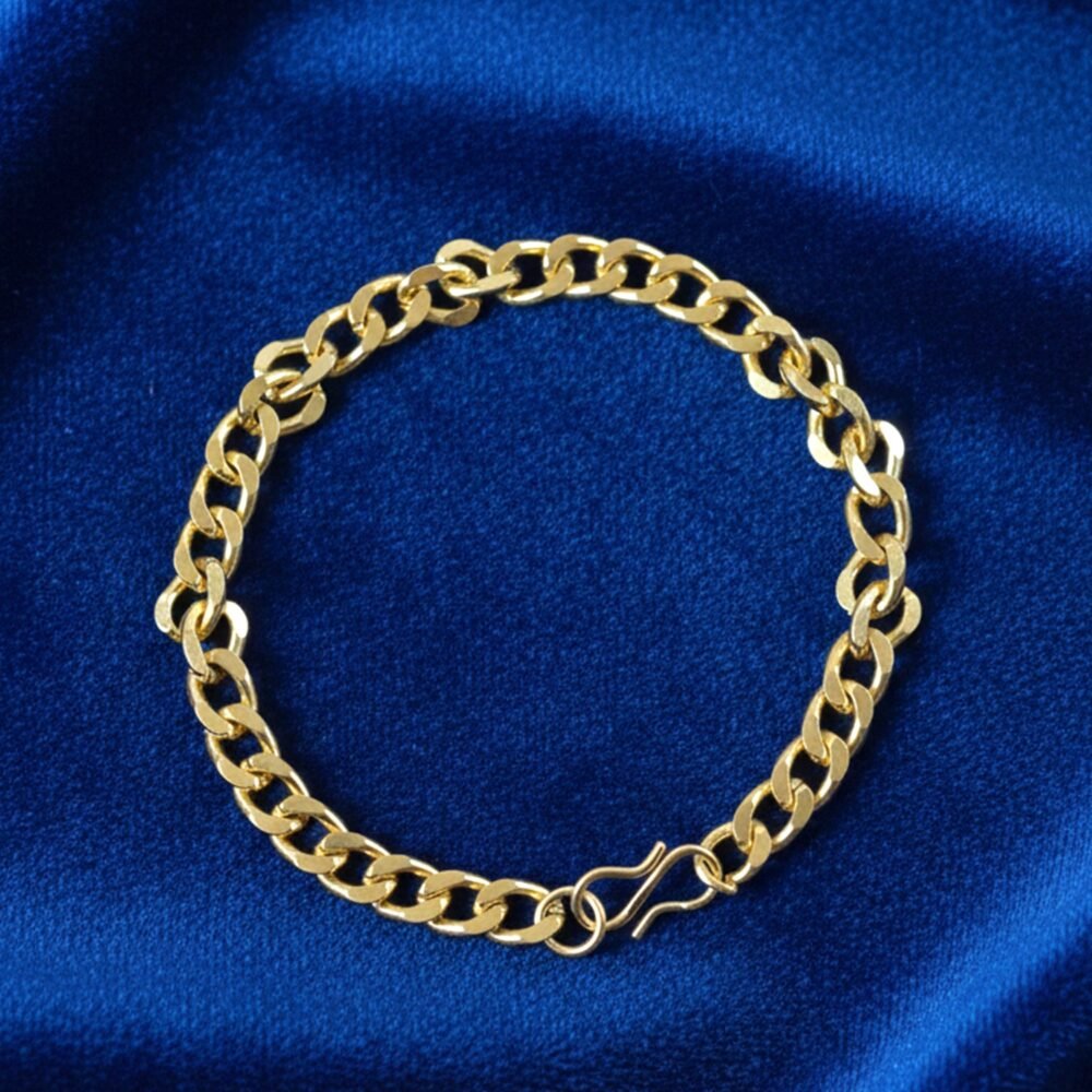 02_ff8fa18e-da3b-4c2f-ba75-ad608043c57b.jpg Gold Finish Chain Link Bracelet – Stylish Unisex Metal Wristwear