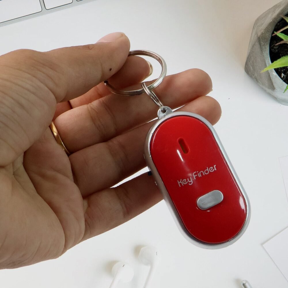 03_be5c2345-0a7f-4663-84b9-cb70345f9b43.jpg Key Finder with LED Light – Sound-Activated Locator for Keys