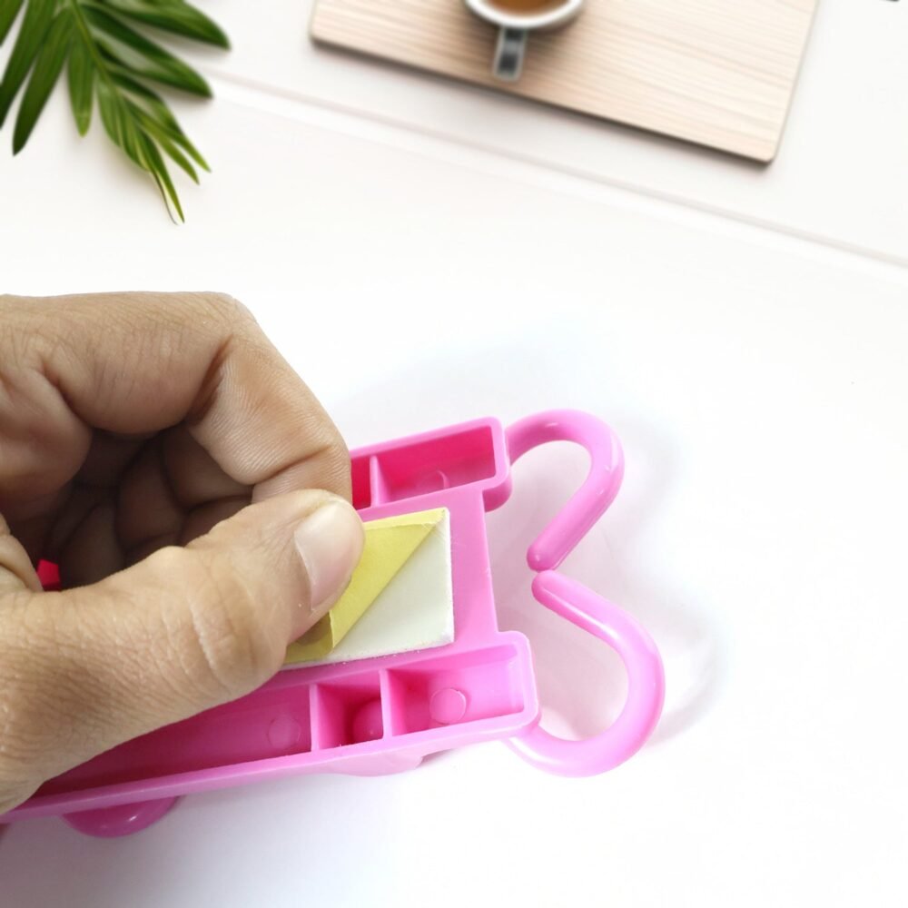 04_2669cf4b-405c-4821-b5fa-ffb515eb8365.jpg Multi-Purpose Hanging Organizer – 6 Durable Pink Hooks