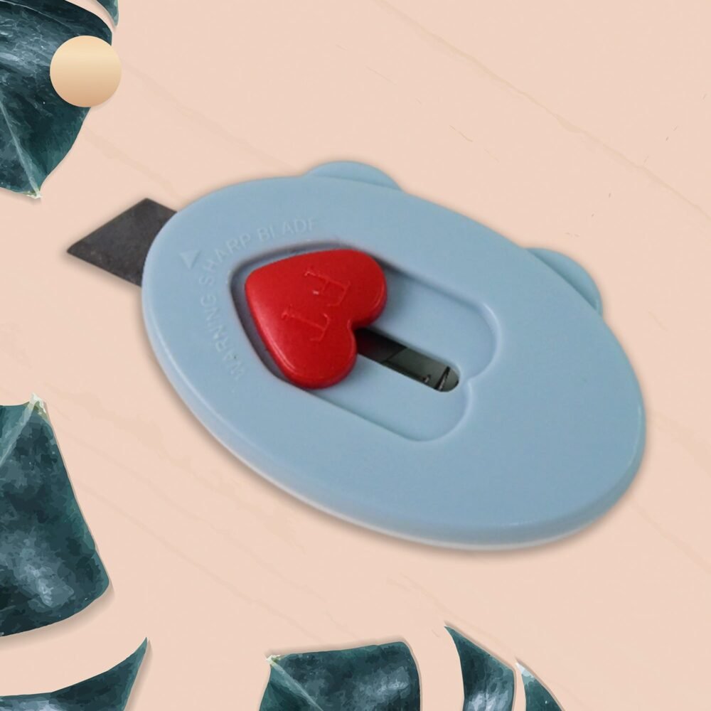 Mini Utility Cutter – Compact Knife with Heart-Shaped Safety Lock