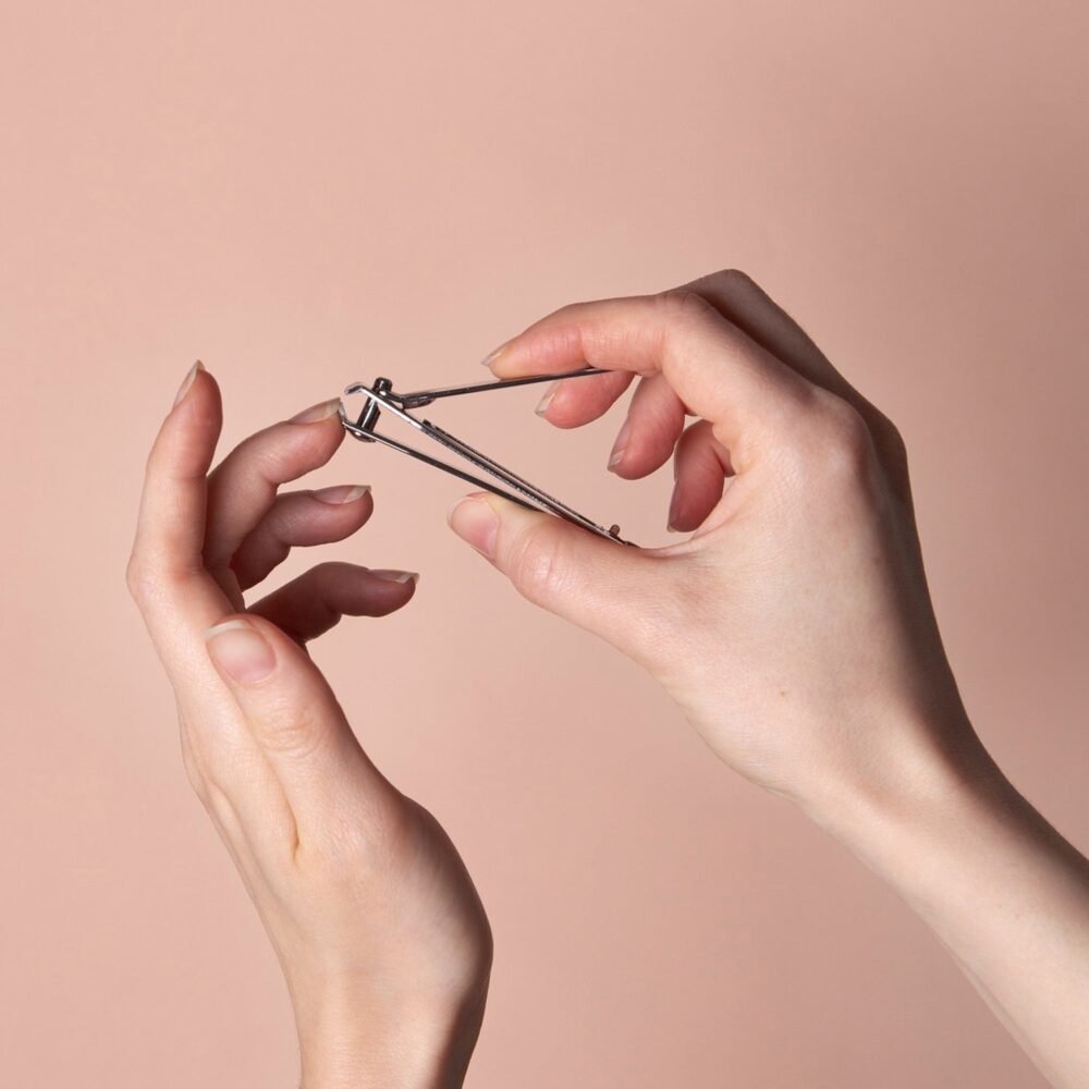 04_b04d1e5b-6df5-44ec-9ad9-f5ea99e5e8a3.jpg Manicure Set – 8-in-1 Nail & Foot Care Kit | ToolMate Pro