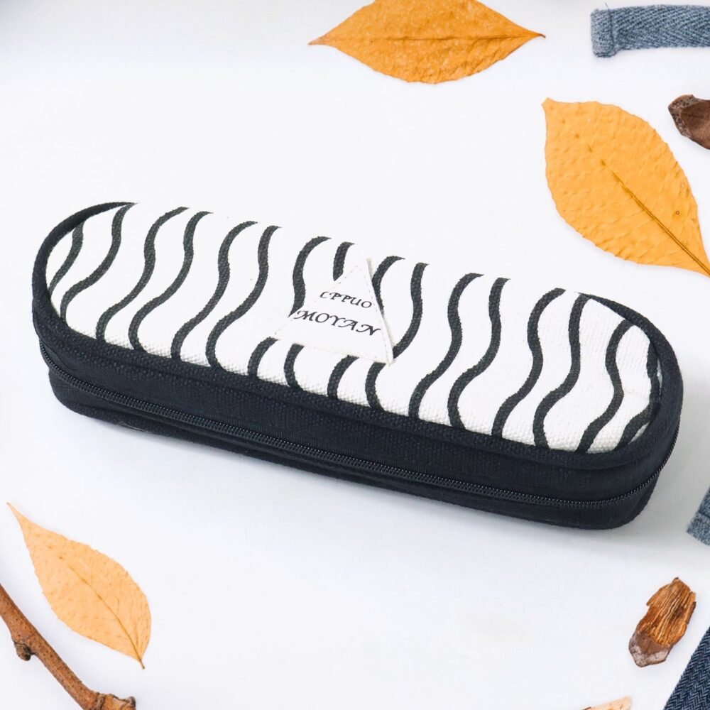 04pouch_20bf9204-c2d2-47e2-bd26-7b9b0f3fb648.jpg Zipper Pencil Pouch – Durable & Stylish Stationery Organizer