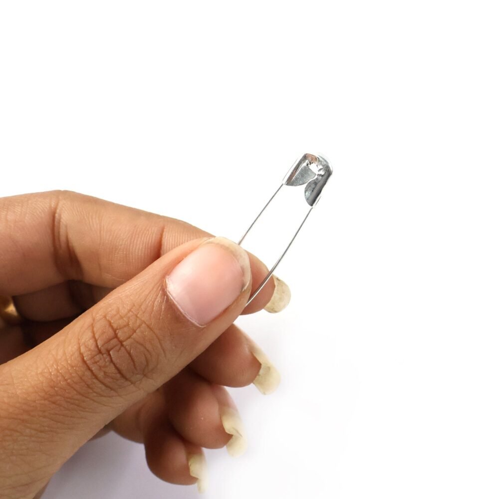 Metal Safety Pin Set – Durable Multipurpose Tailoring & Repair Kit