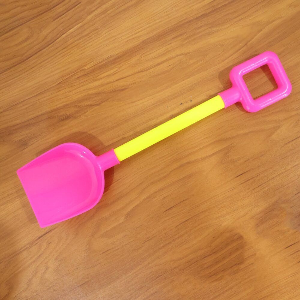 Kids Beach Sand Shovel – Lightweight Plastic Spade for Play