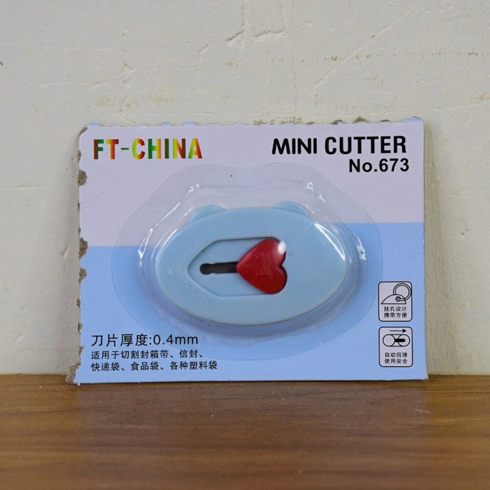 Mini Utility Cutter – Compact Knife with Heart-Shaped Safety Lock