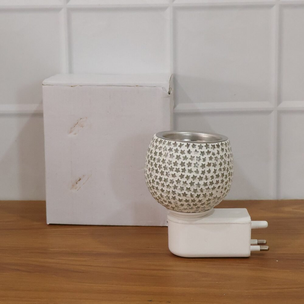 Star Cut Glass Aroma Diffuser – Elegant Plug-In Night Lamp