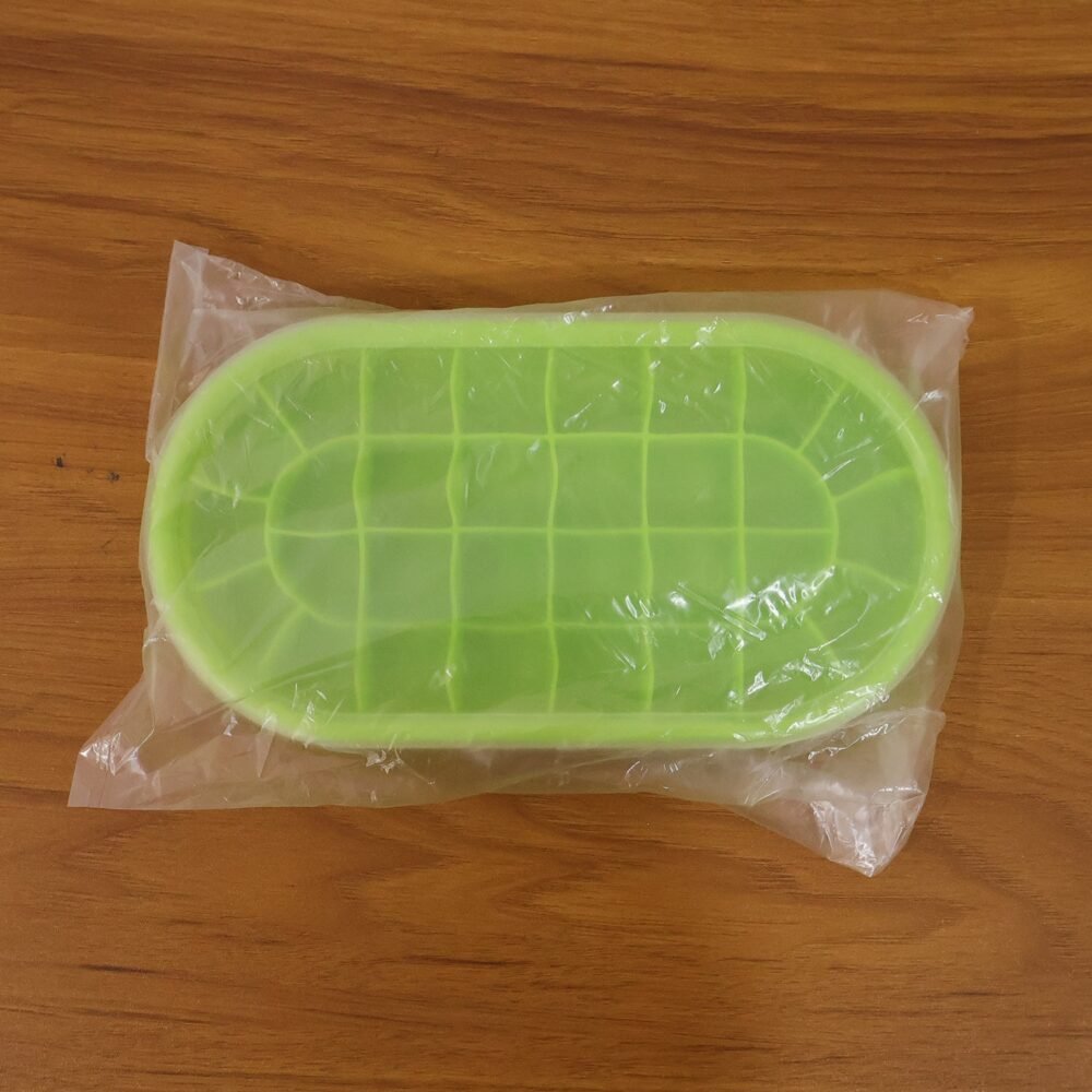 Oval Silicone Ice Cube Tray – Easy Release & Odor-Free Storage