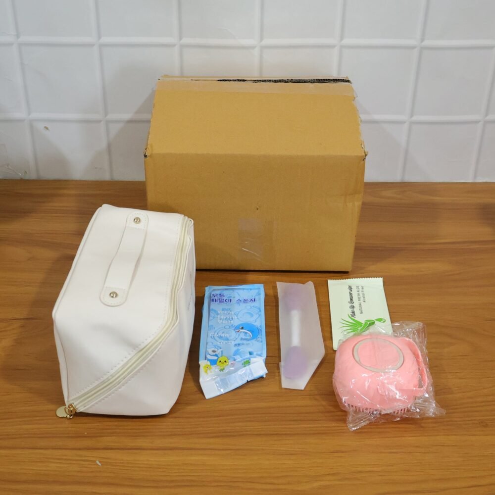 08_df5f7af2-a603-48d8-85b4-d20431371684.jpg Women Travel Hygiene Essentials Combo – Compact & Portable Set