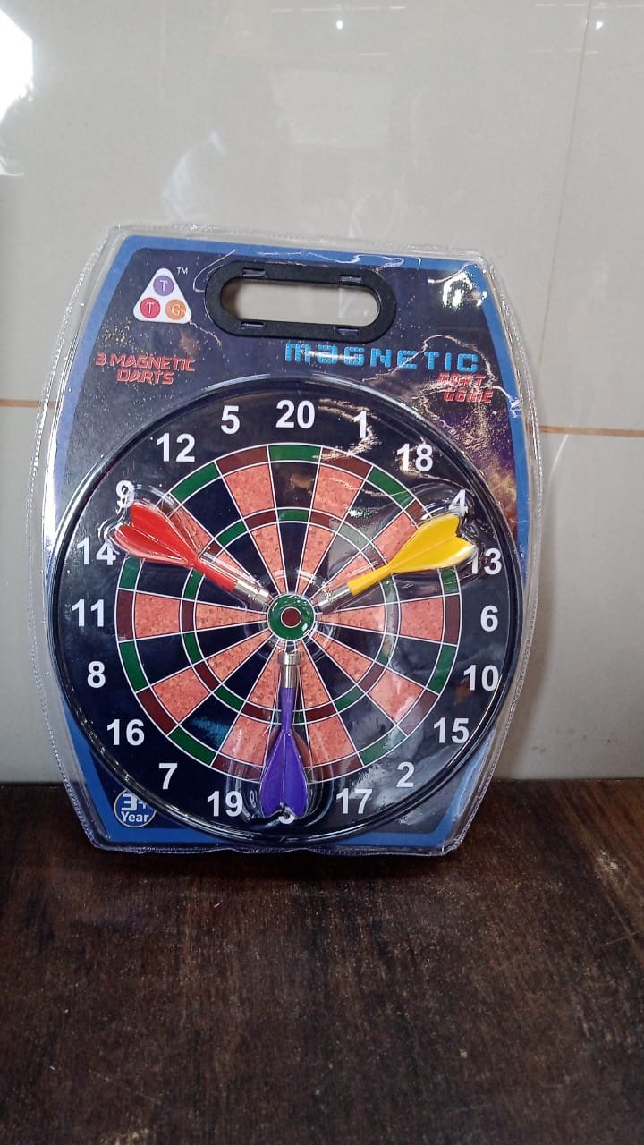 0f880ee6-22e5-4e56-87de-c8ba8dc50daf.jpg Magnetic Dartboard Game Set – Safe & Fun Indoor Play