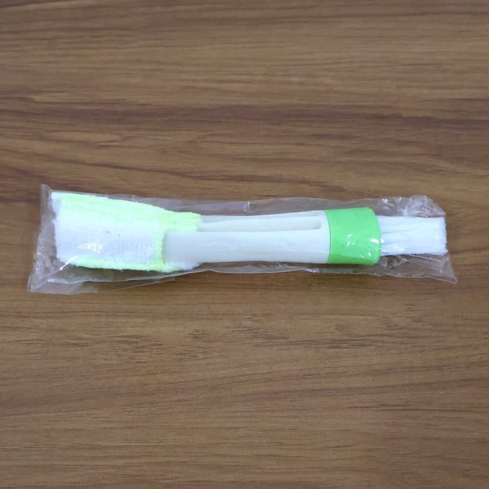 10_48cf9e76-2825-4ef4-9e5e-cc82d972aedc.jpg 3-in-1 Cleaning Brush – Effortless Dust & Crevice Removal