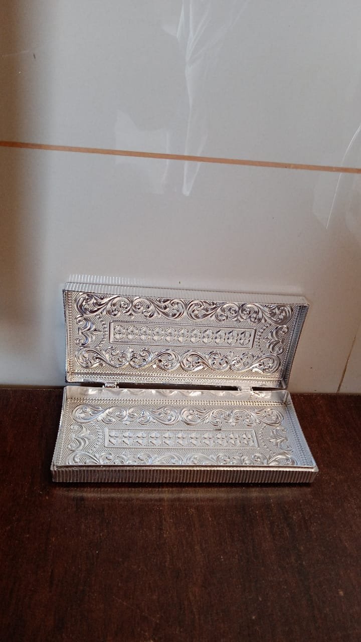 Decorative Multipurpose Silver Cash Box – Stylish 20x9cm Gift Case