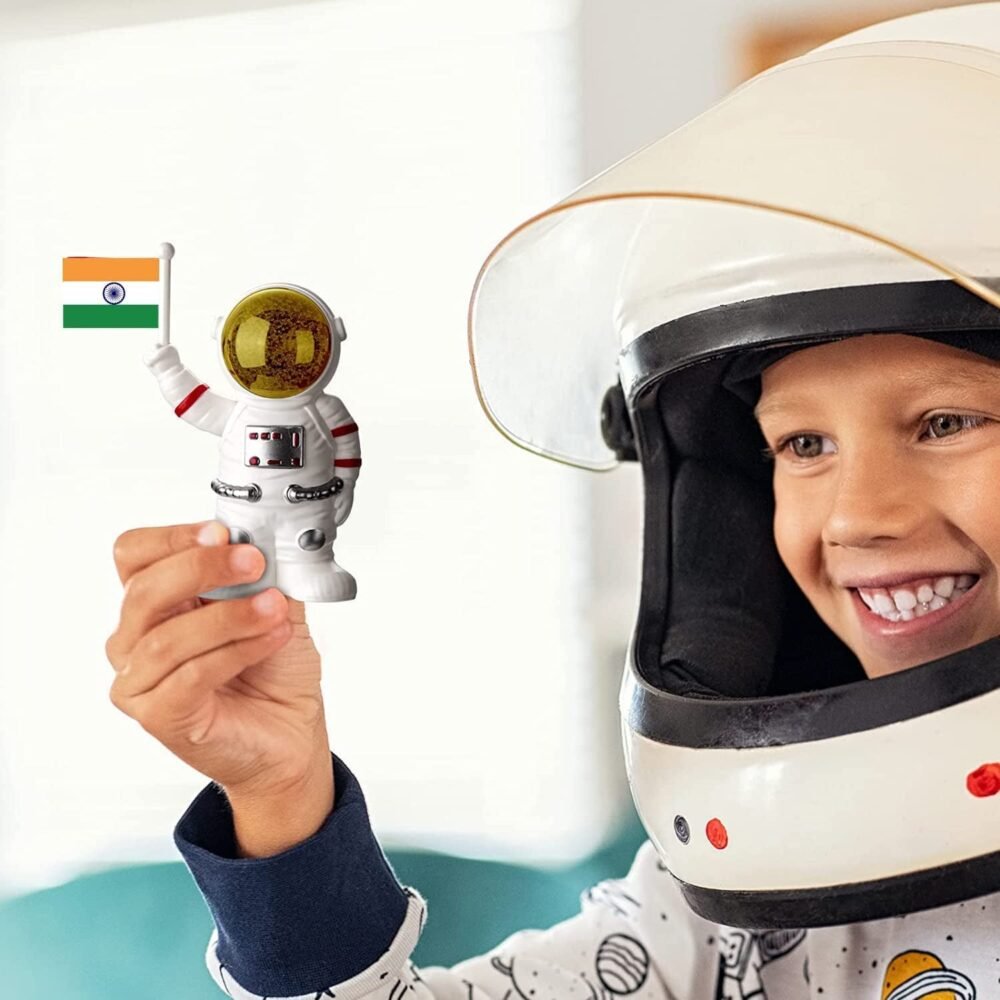 12_27710780-b810-481c-bf37-0bd7b0badd10.jpg Solar Power Astronaut Ornament – Indian Flag Car Dashboard Décor
