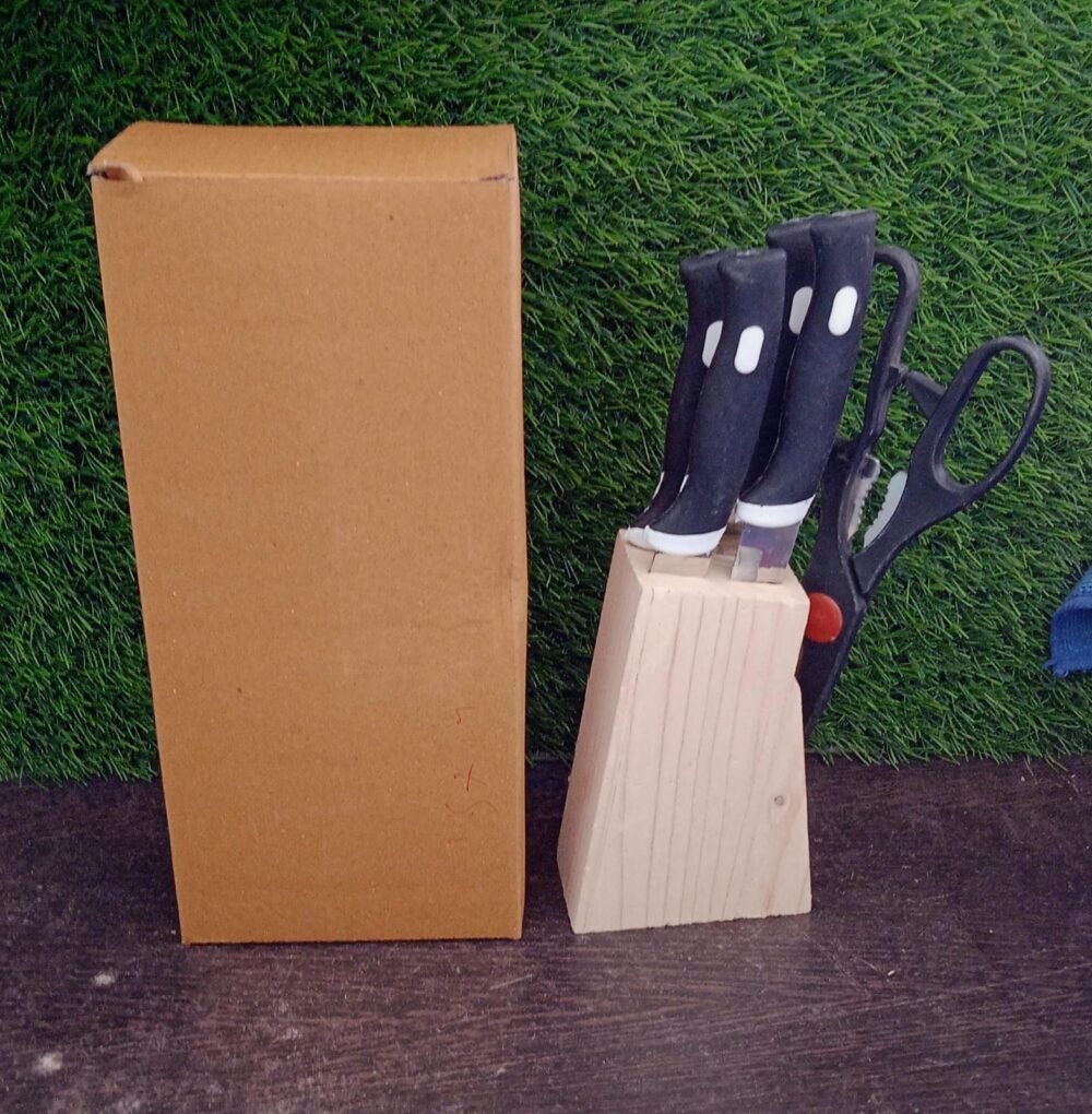 18739337-2a13-4c9e-ae03-e5ca84702ff3.jpg Kitchen Knife Set – 5-Piece Black Set with Wooden Block & Scissors