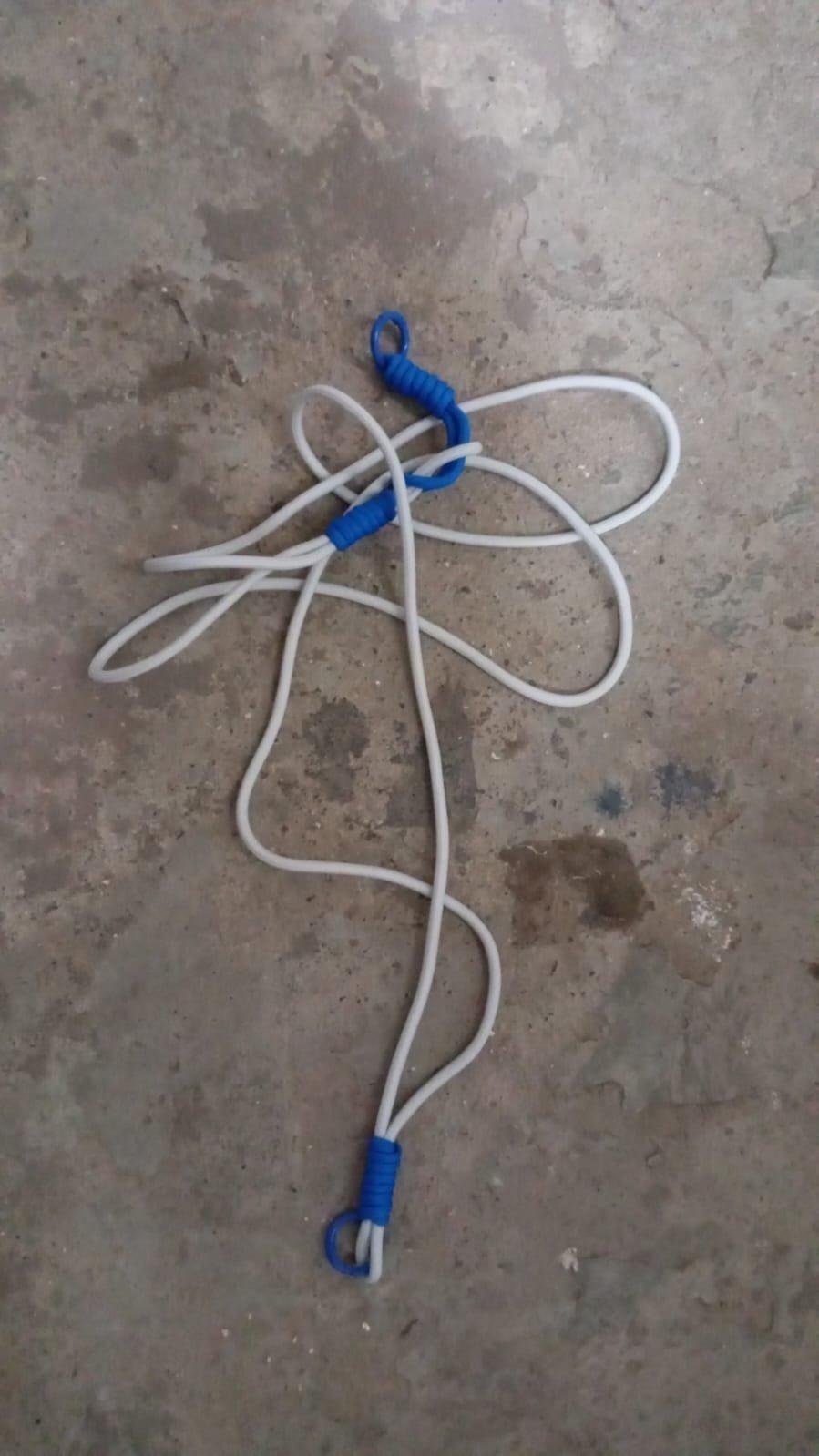 2566d88a-b286-452a-8d67-cdac81c911d9_35e71685-0d0d-4462-bfa2-568211d9e4b8.jpg Universal Phone Lanyard ñ Cross-body & Hands-free | MobilÈon