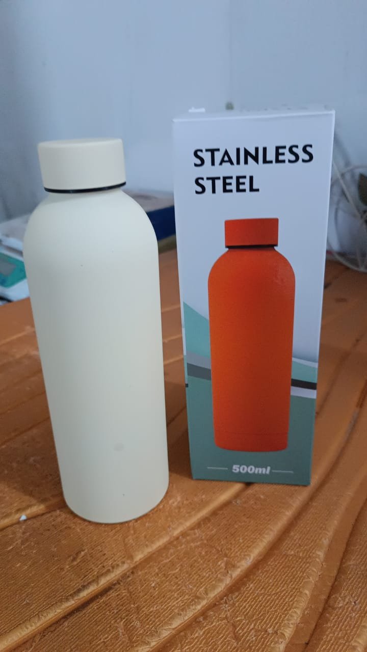 Stainless Steel Vacuum-Insulated Water Bottle – 500ml Hydration