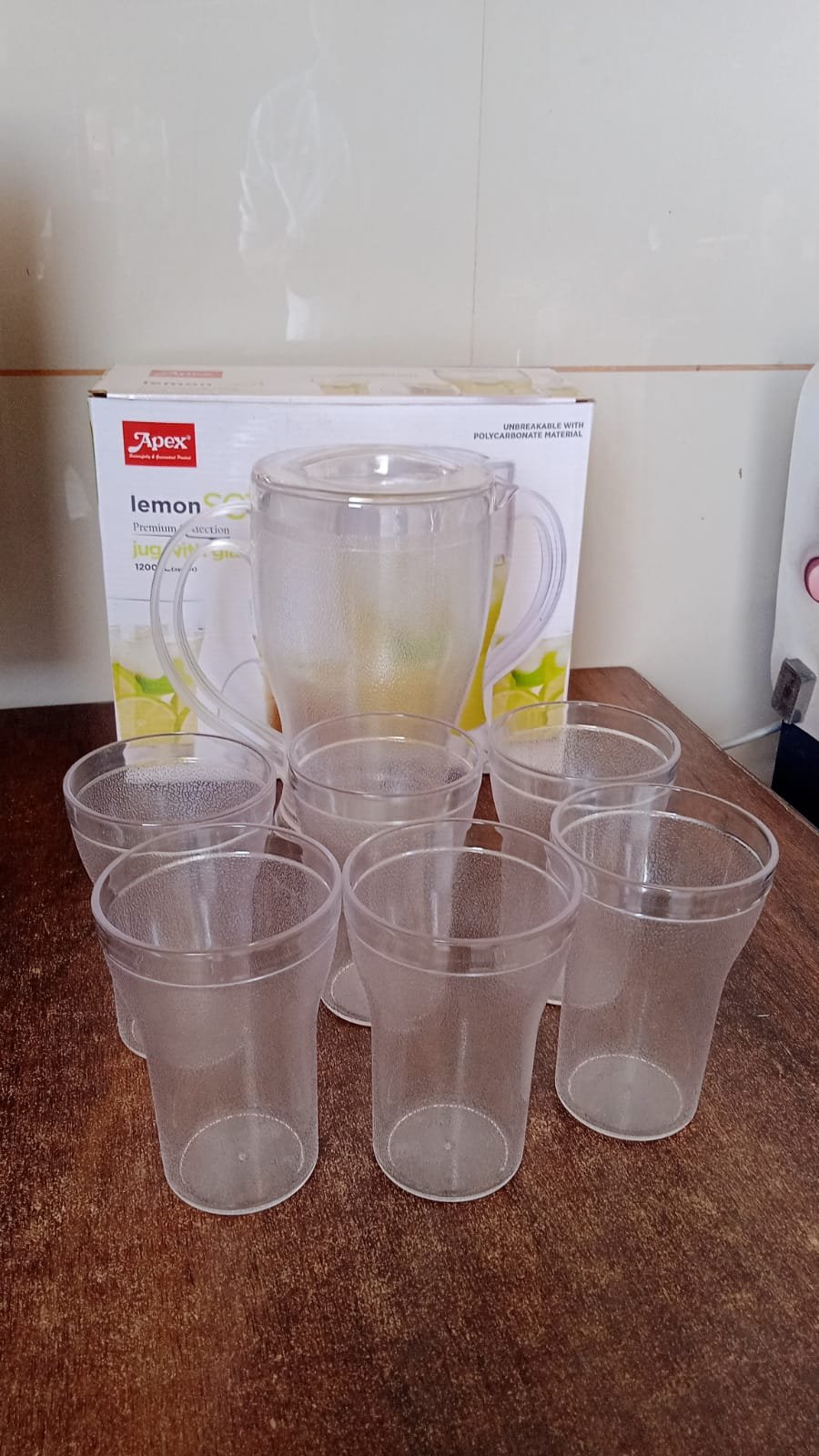59f9ba5a-feb8-4a73-9494-27802ef376c1.jpg Lemon Jug Set – 1200ML Unbreakable Jug with 6 Glasses