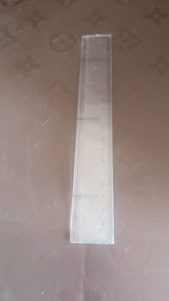 6d23ef1d-84ee-4762-a408-728f426c3a70.jpg 20 cm Transparent Plastic Ruler – Dual Scale for Precise Measurement