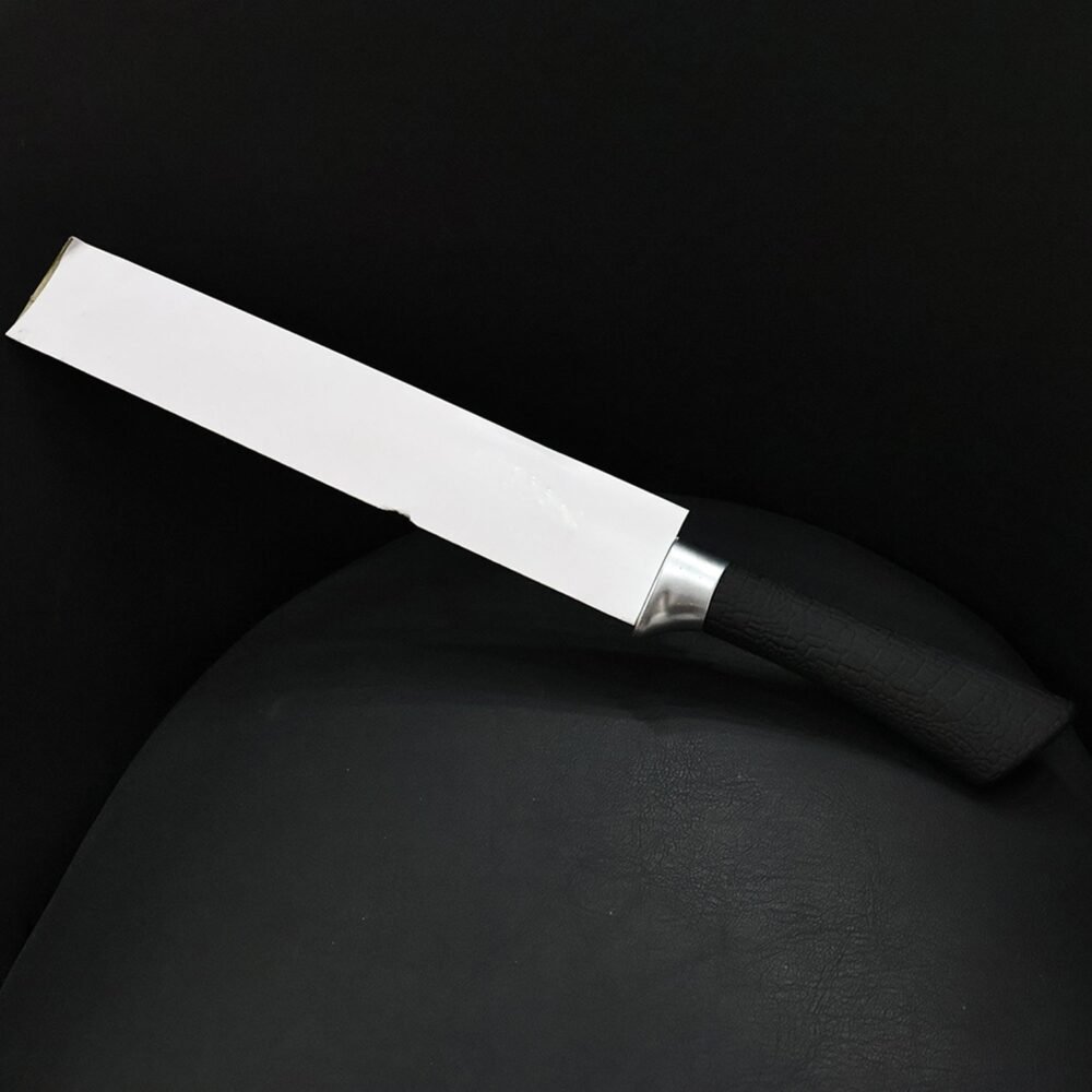Serrated Bread Knife 32 cm – Ergonomic Grip for Smooth Slicing