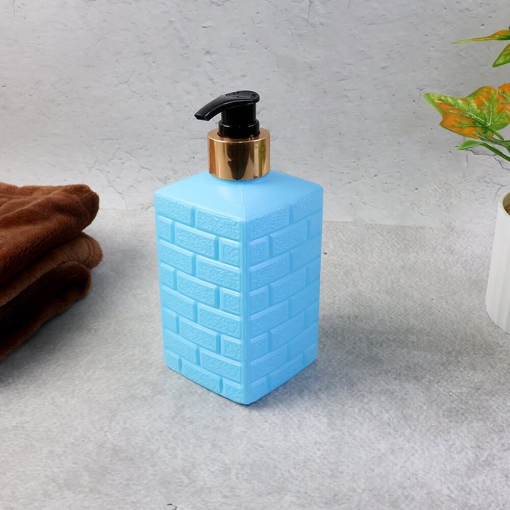 Plastic Soap Dispenser – Leak-Resistant & Refillable Pump Bottle