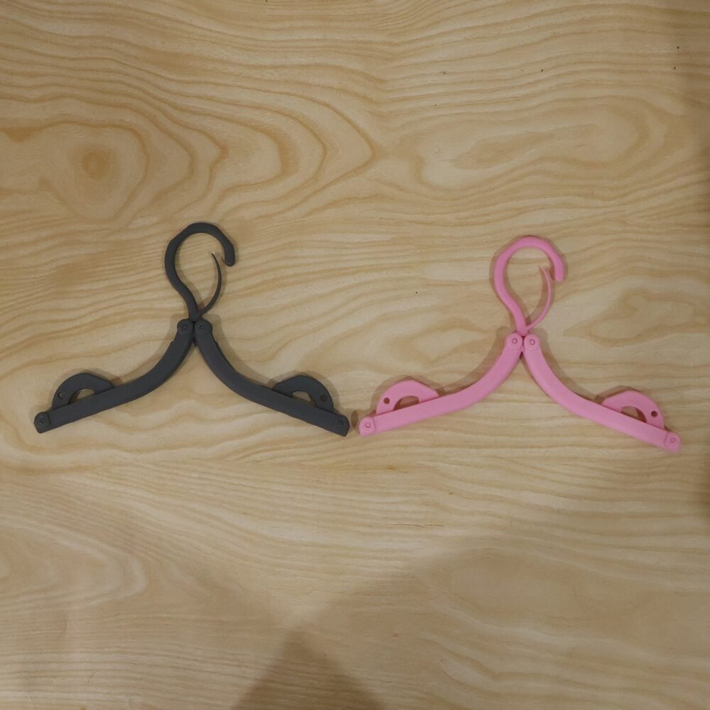 Foldable Travel Hanger – Compact & Portable Clothes Hanger