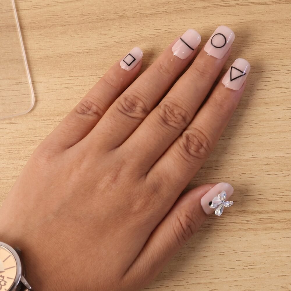 Press-On Nails – Reusable False Nail Set with Strong Glue for Equally Glam Looks