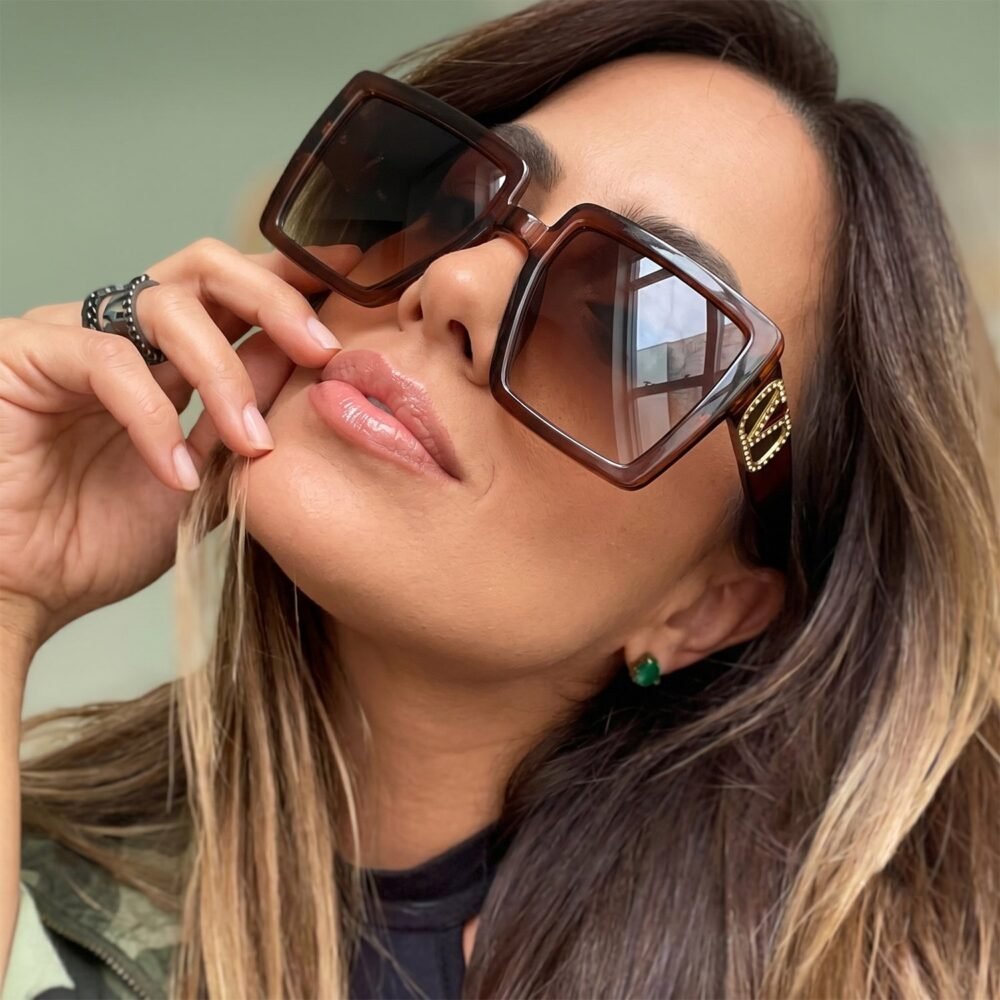 Oversized Square Sunglasses – Trendy Unisex Fashion Eyewear