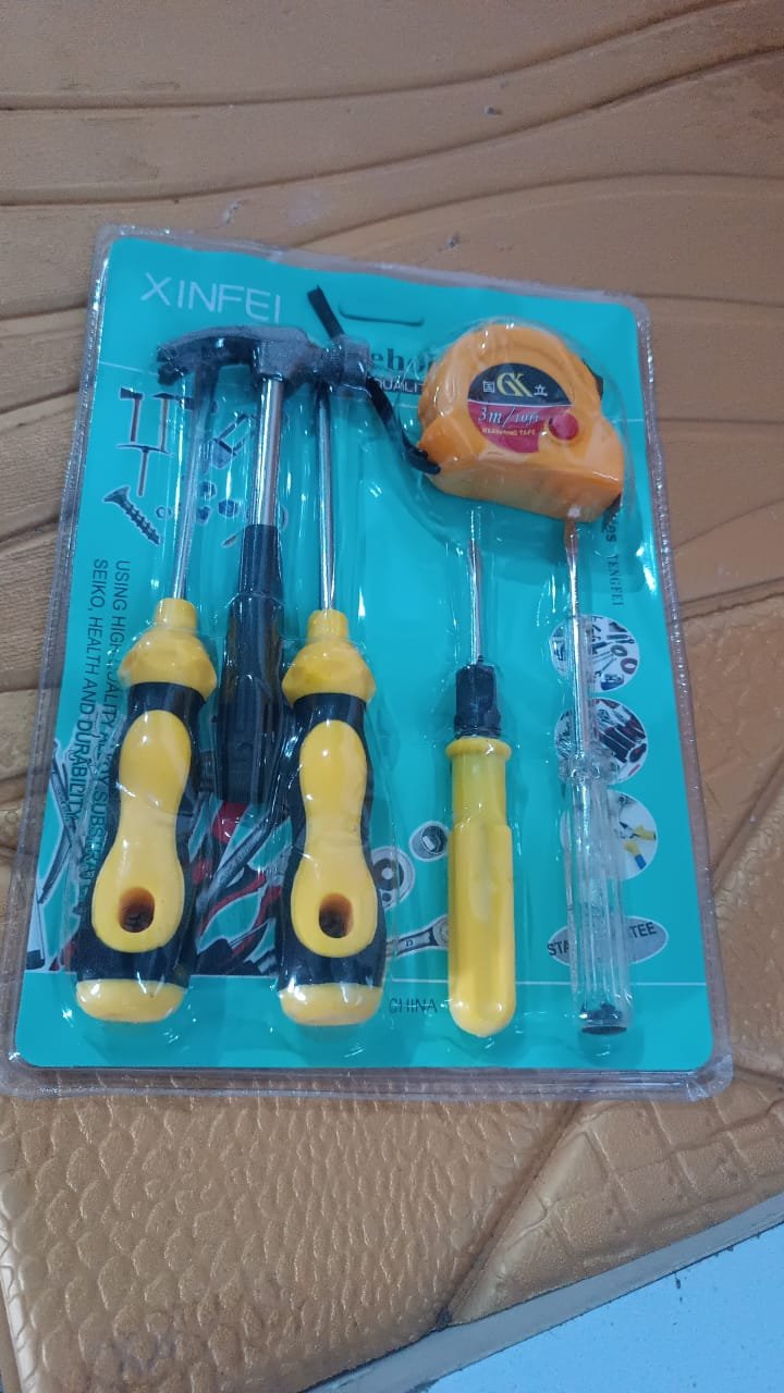 6-in-1 Hand Tool Kit – Durable Screwdrivers with Compact Case