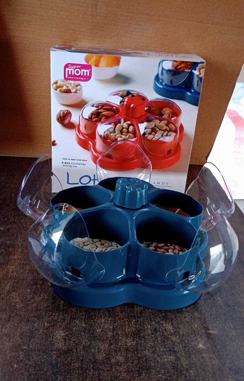 e09d8ede-e356-4e23-a654-6370a719ddd9.jpg Lotus Shape Rotating Dry Fruit Snack Organizer – Multi-Compartment