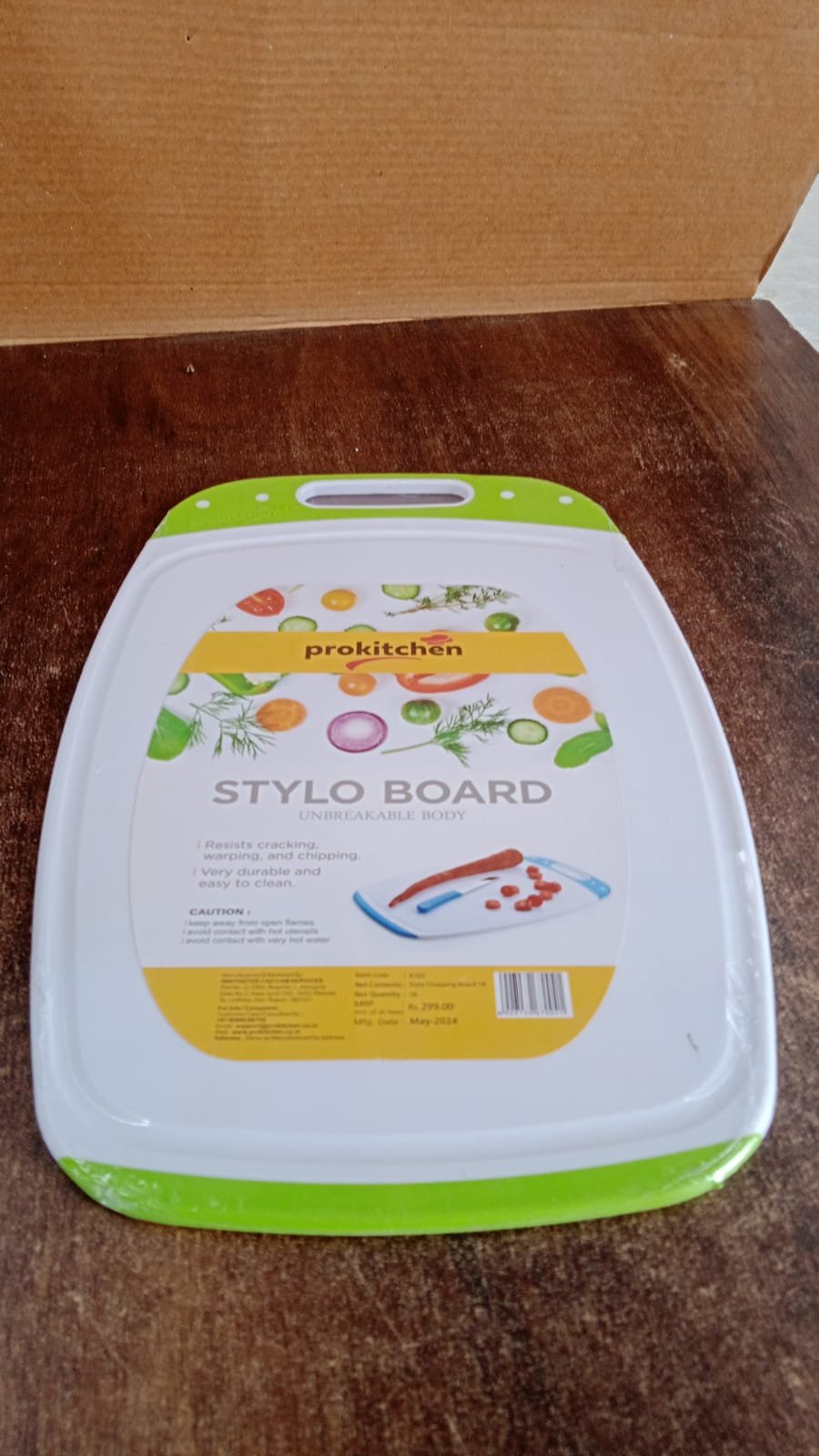 Plastic Chopping Board ñ Non-Slip, Antibacterial | Pro Clean