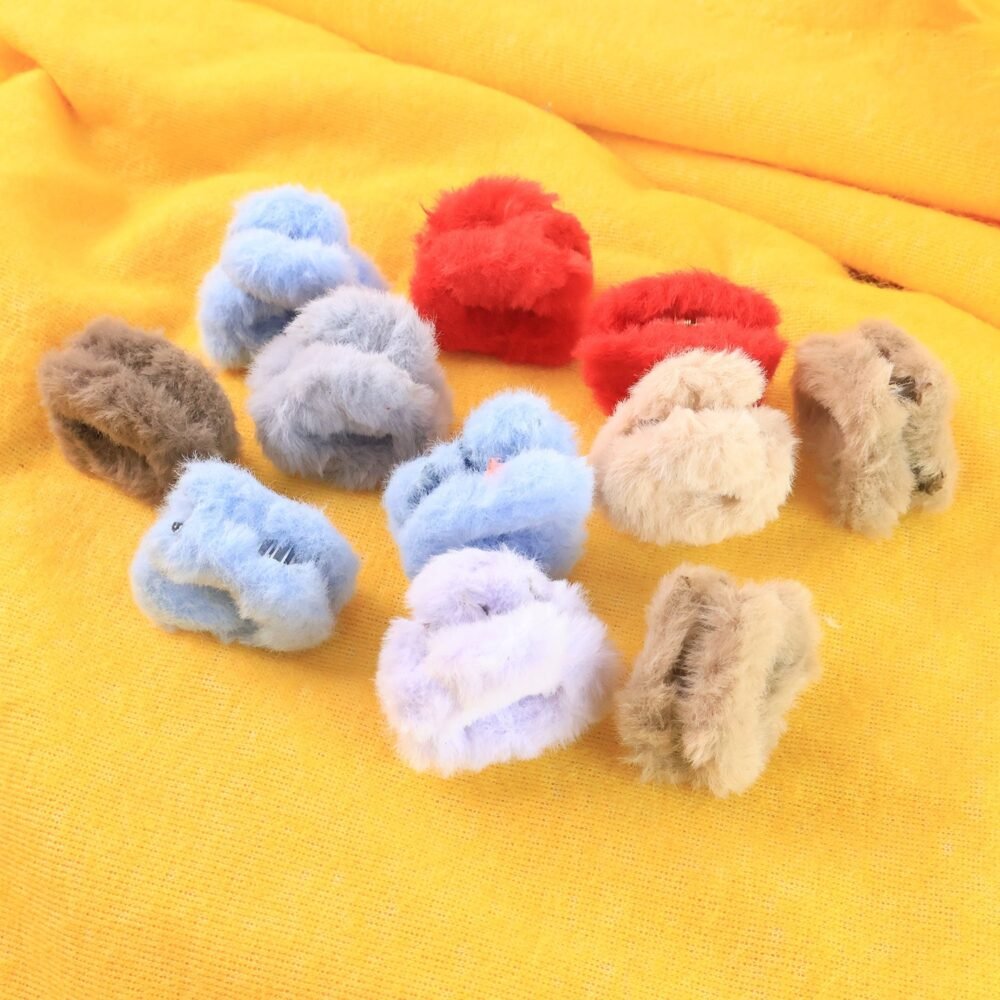 Small Hair Claw Clips – Plush Non-Slip Hair Accessories Set