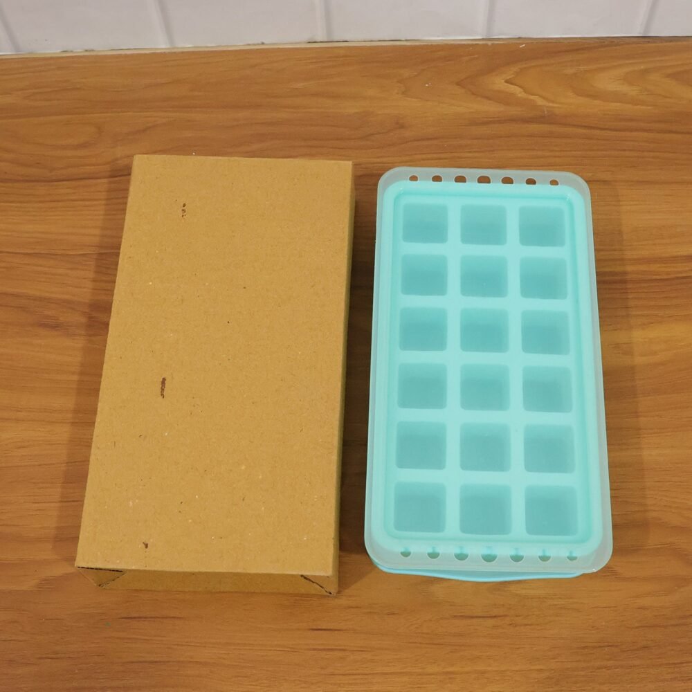 Ice Cube Tray – Leak-Proof with 18-Grid Silicone Design