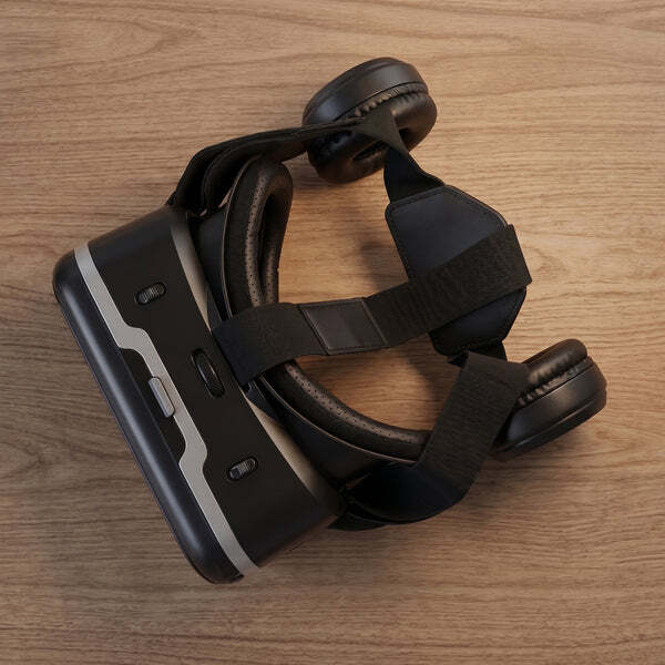 imageedit_0_9117178966 VR Headset – Immersive 3D Experience with Headphones |Fitnos