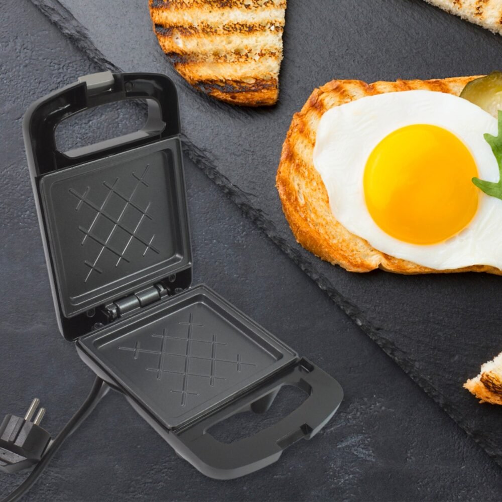 Sandwich Maker – Non-Stick Plates, Indicator Lights, 500W | ChefMates