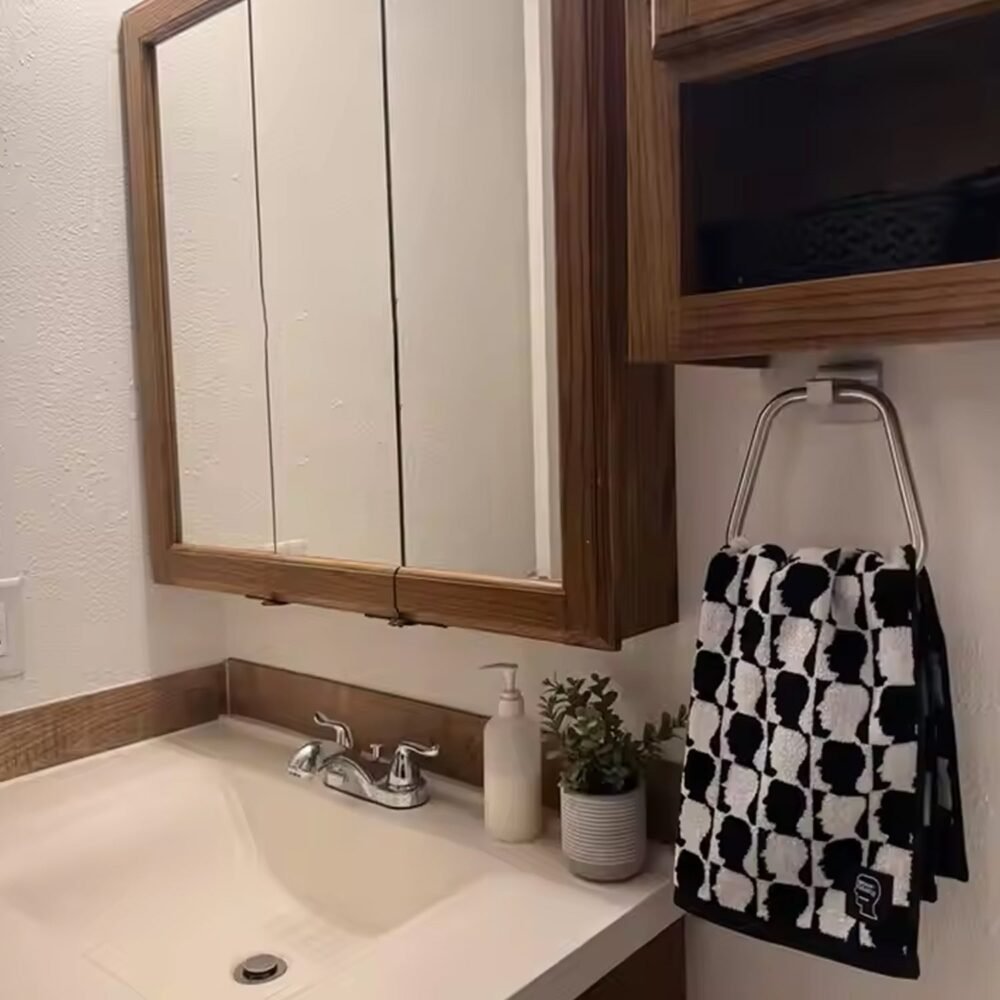 04_94c598a5-bfb6-4715-bb0b-99f5e4d1e5f6.jpg ABS Towel Ring Holder – Unbreakable Square Wall Mount | BathNova