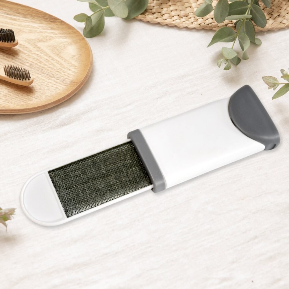 Lint Remover Brush – Double-Sided for Pet Hair & Clothes | Calm & Curl