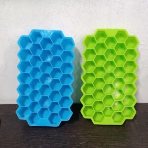 4f1e532f-d3ee-4f9d-9e6f-61fcf2d54795.jpg Silicone Ice Cube Tray – 37 Honeycomb Cubes | ChillPour