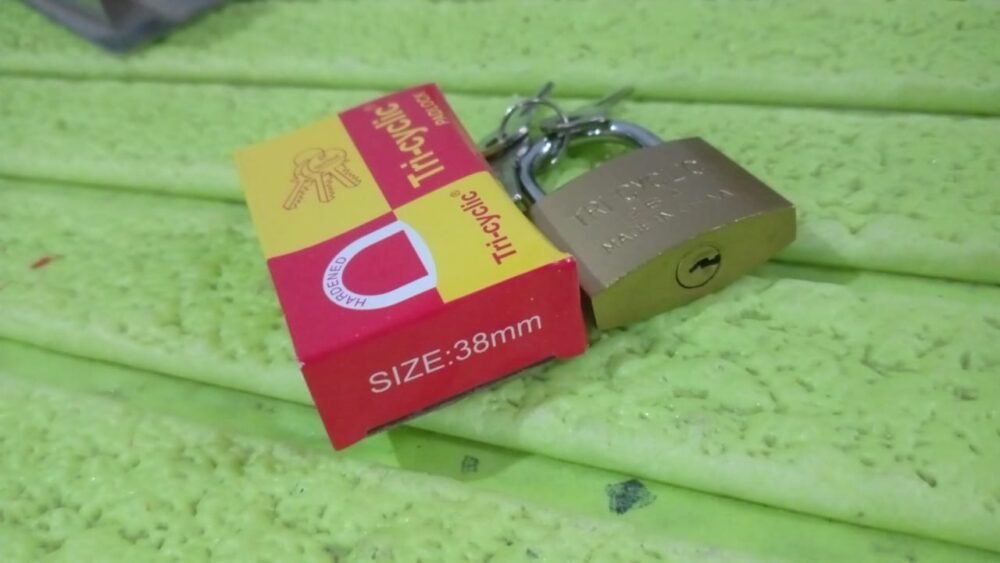 Solid Padlock 38mm – Durable Brass Body, 3 Keys | Safelix