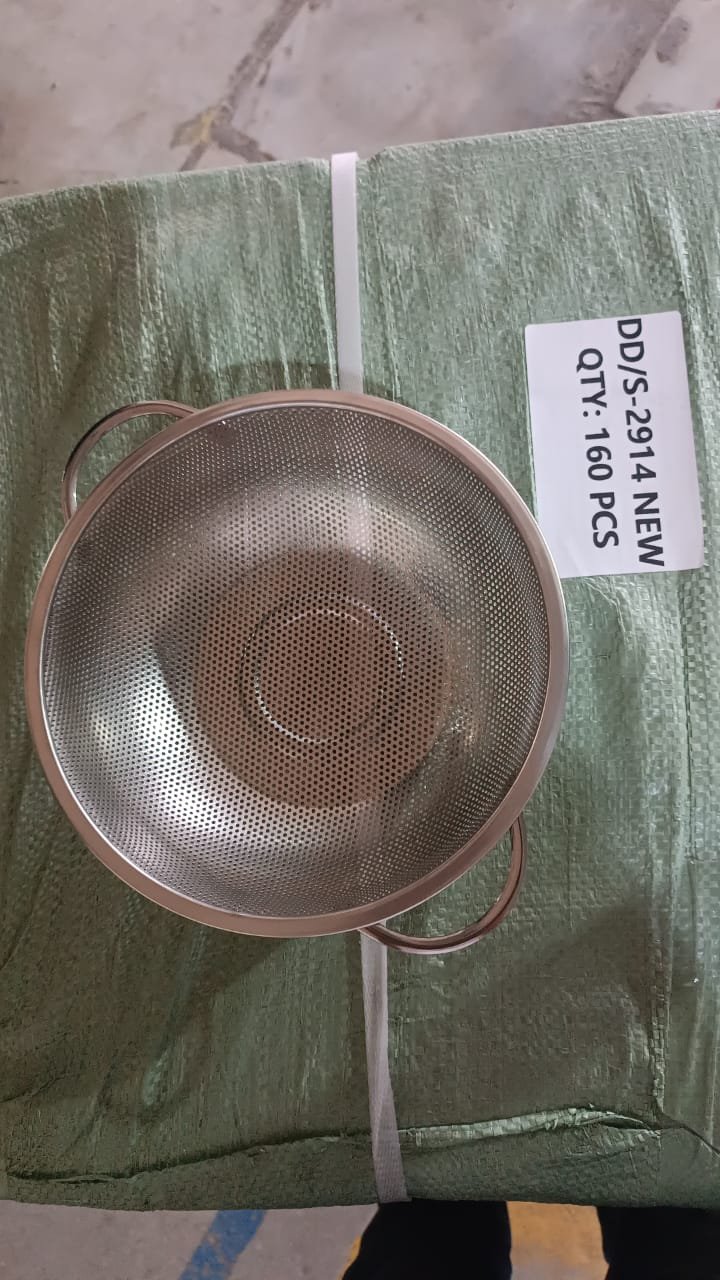 a66e64ed-d659-4360-b246-98ca14034150.jpg Stainless Steel Strainer Bowl – Multipurpose Kitchen Tool | Indo Glow