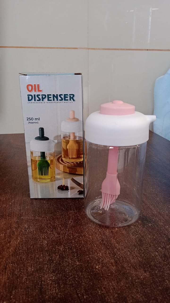 f4ccdd32-f9cb-4818-b9c8-8e9c21e65d9b.jpg 2-in-1 Oil Dispenser – Silicone Brush & 250ml | Vastate